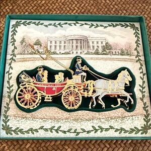 2001 WHITE HOUSE CHRISTMAS ORNAMENT, A FIRST FAMILY'S CARRIAGE RIDE